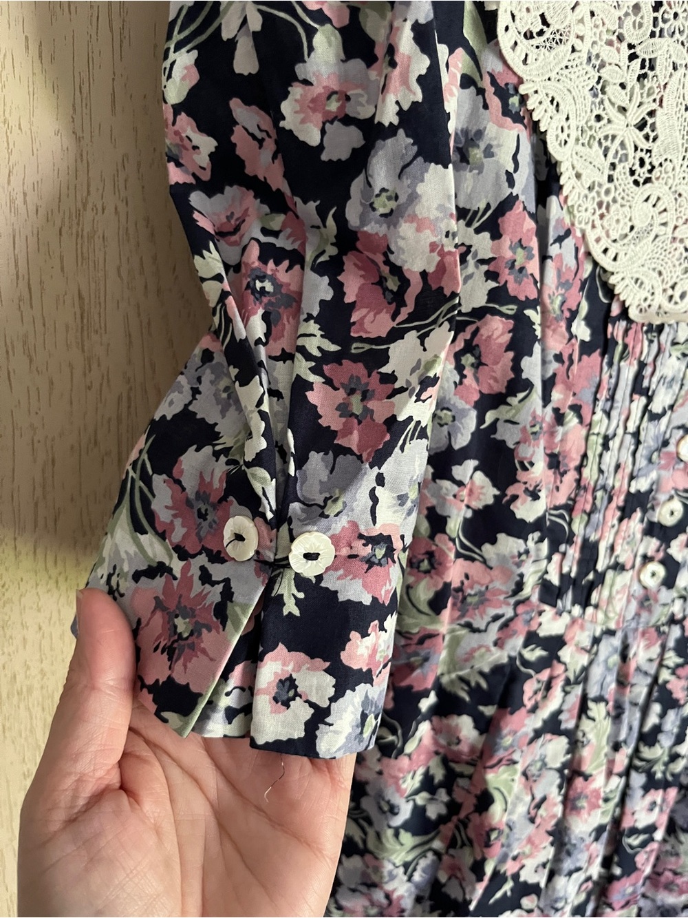 Laura Ashley Vintage Floral short sleeved dress Lace Collar Size 8 - Picture 2 of 9